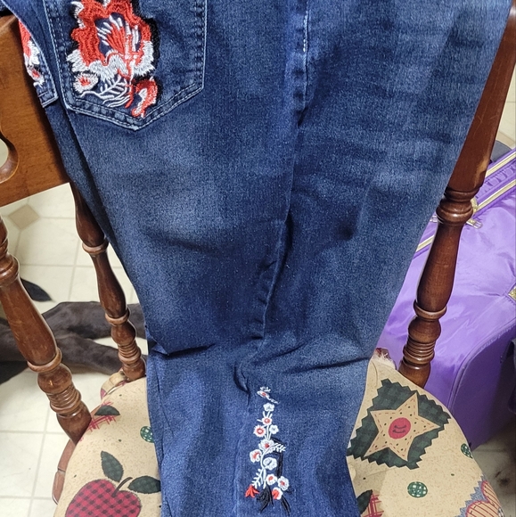 Jeans - Picture 1 of 5